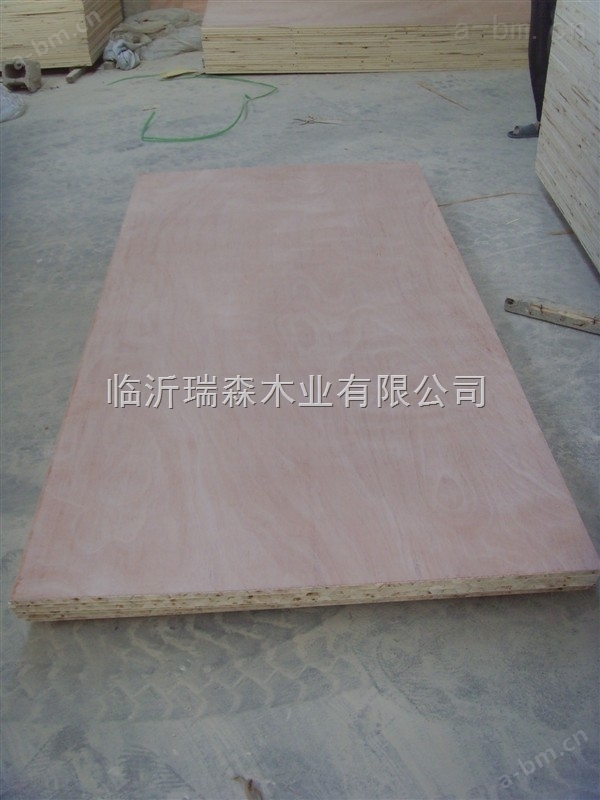 杨木胶合板4mm多层板三合板三夹板门板实木板材