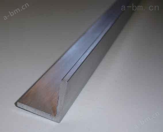 江阴鼎杰专业生产各种规格角铝，常年优惠供应各种角铝，角件，切割精度高